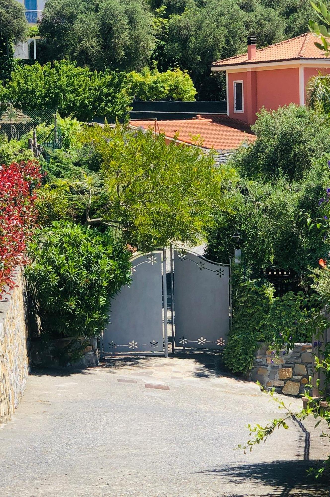 Le Jardin Sur Mer Avec Bike Et Mtb Tour Hotell Imperia Eksteriør bilde